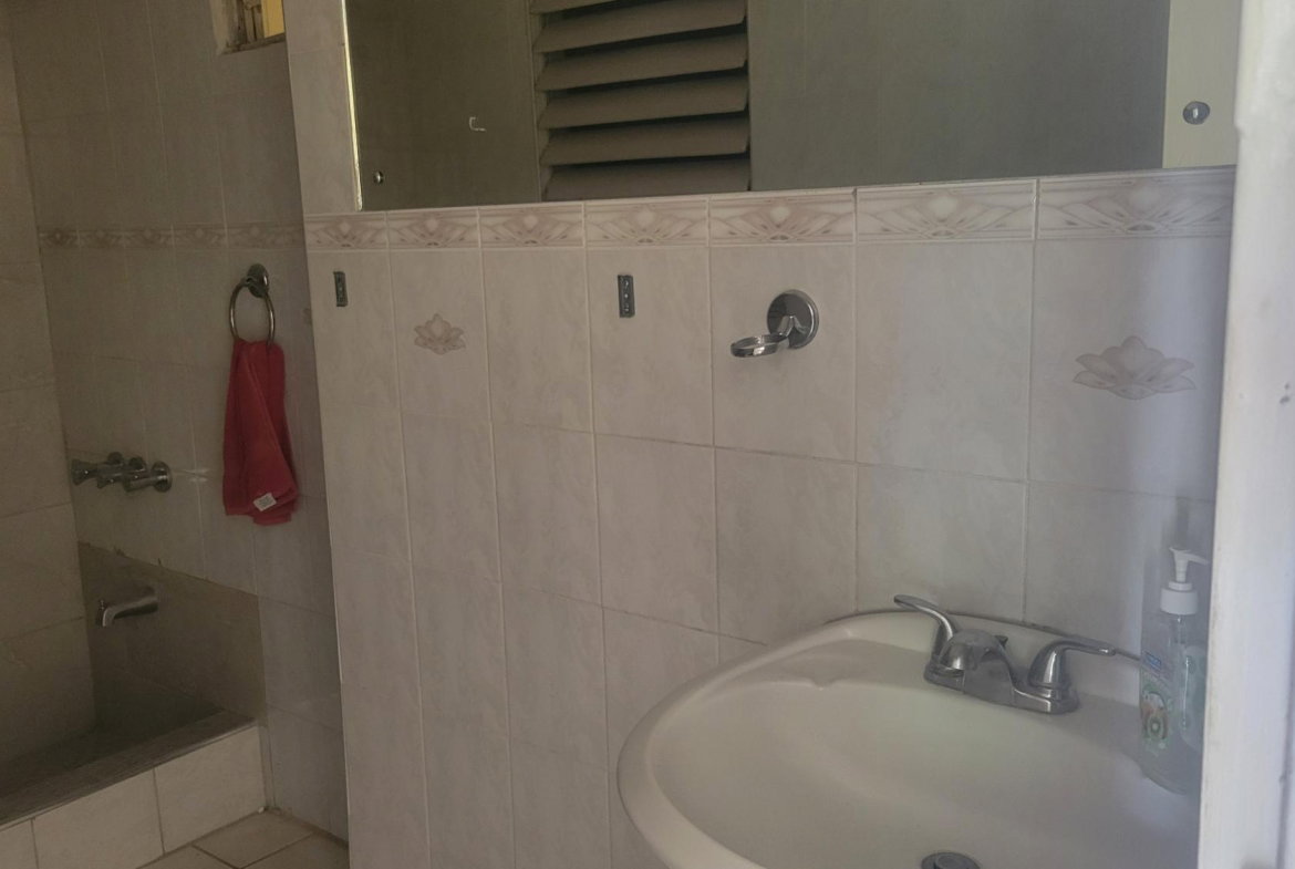 Tenth image of 343 nw 7th Street, 8 West in Greater Portmore, St. Catherine, Jamaica - property is For Rent