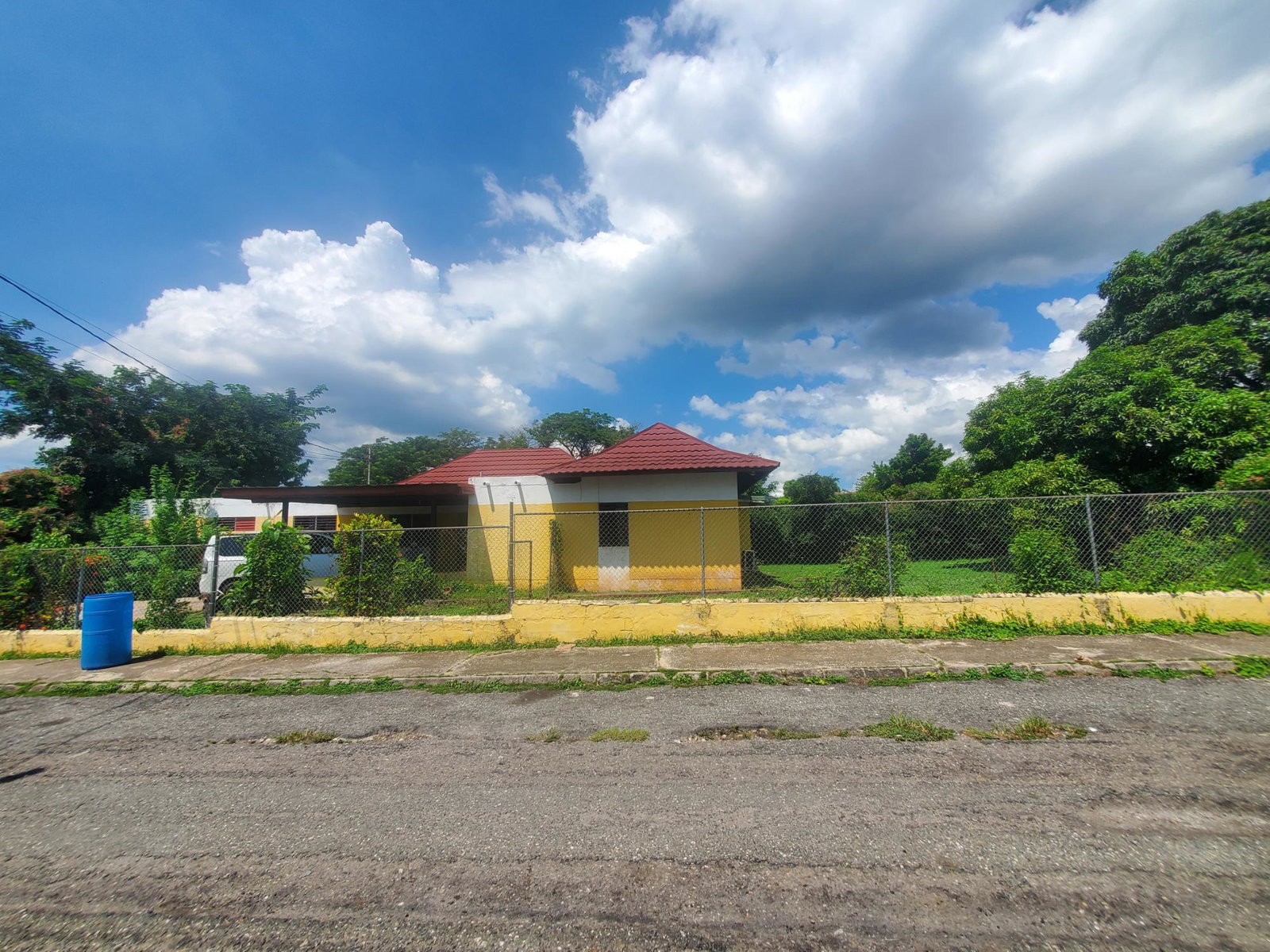Seventeenth image of 40 Allerdyce Road Kingston 8 in Kingston 8, St. Andrew, Jamaica - property is For Sale