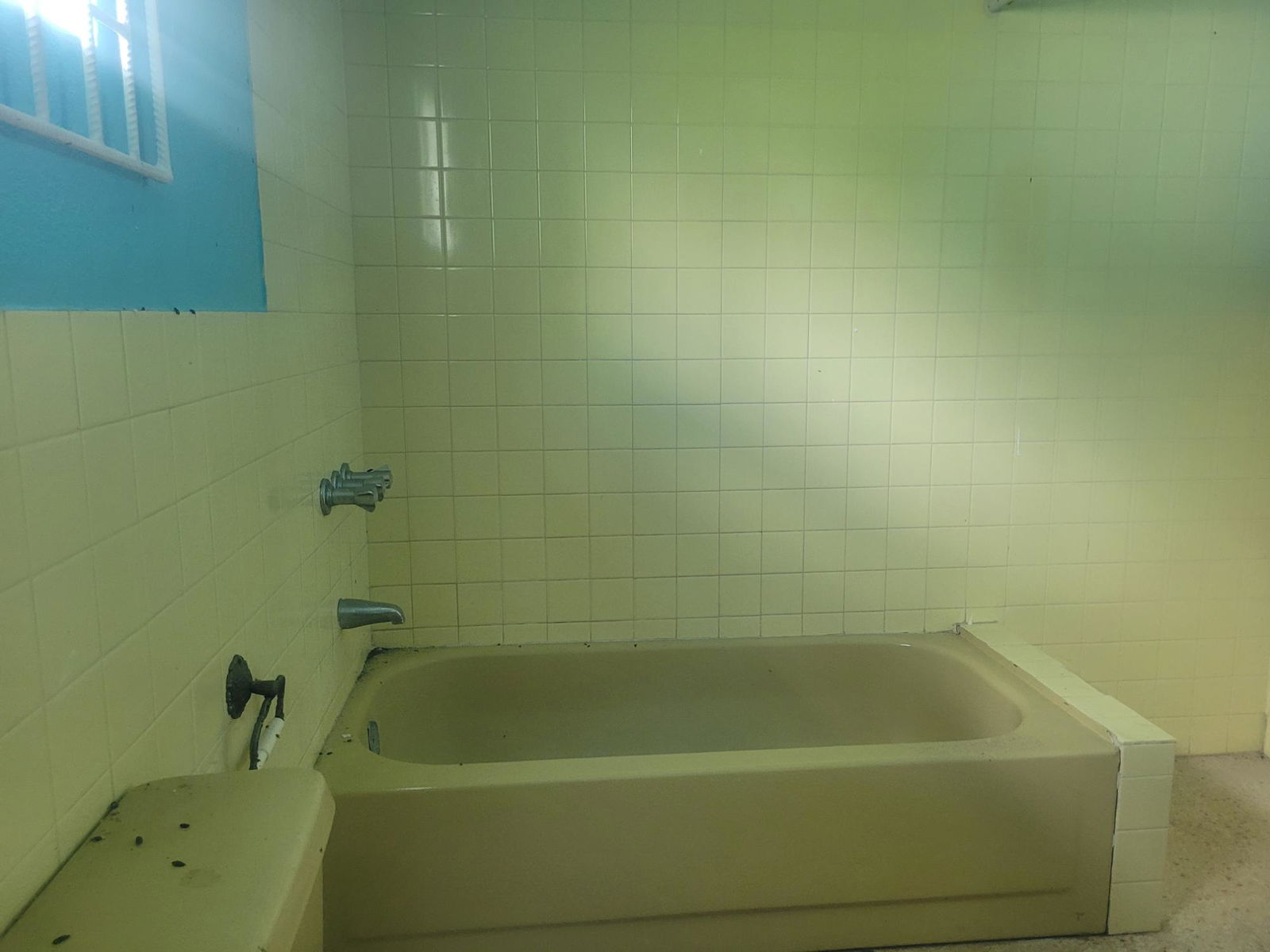 5-Bed-4-Bath-Two-Family-House-for-Sale-in-Denbigh-Clarendon-Jamaica Eighteenth image of Denbigh in Denbigh, Clarendon, Jamaica - property is For Sale