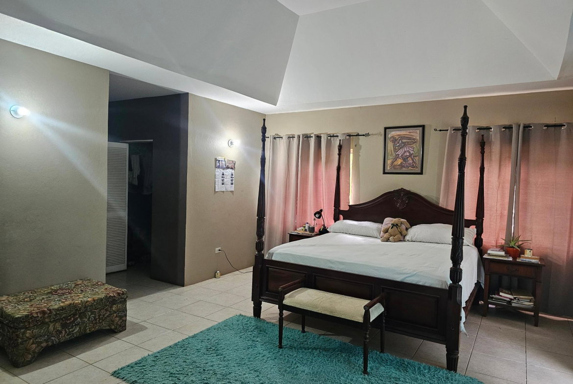 Seventeenth image of 9 Thompson Boulevard, Sterl in Kingston 19, St. Andrew, Jamaica - property is For Sale