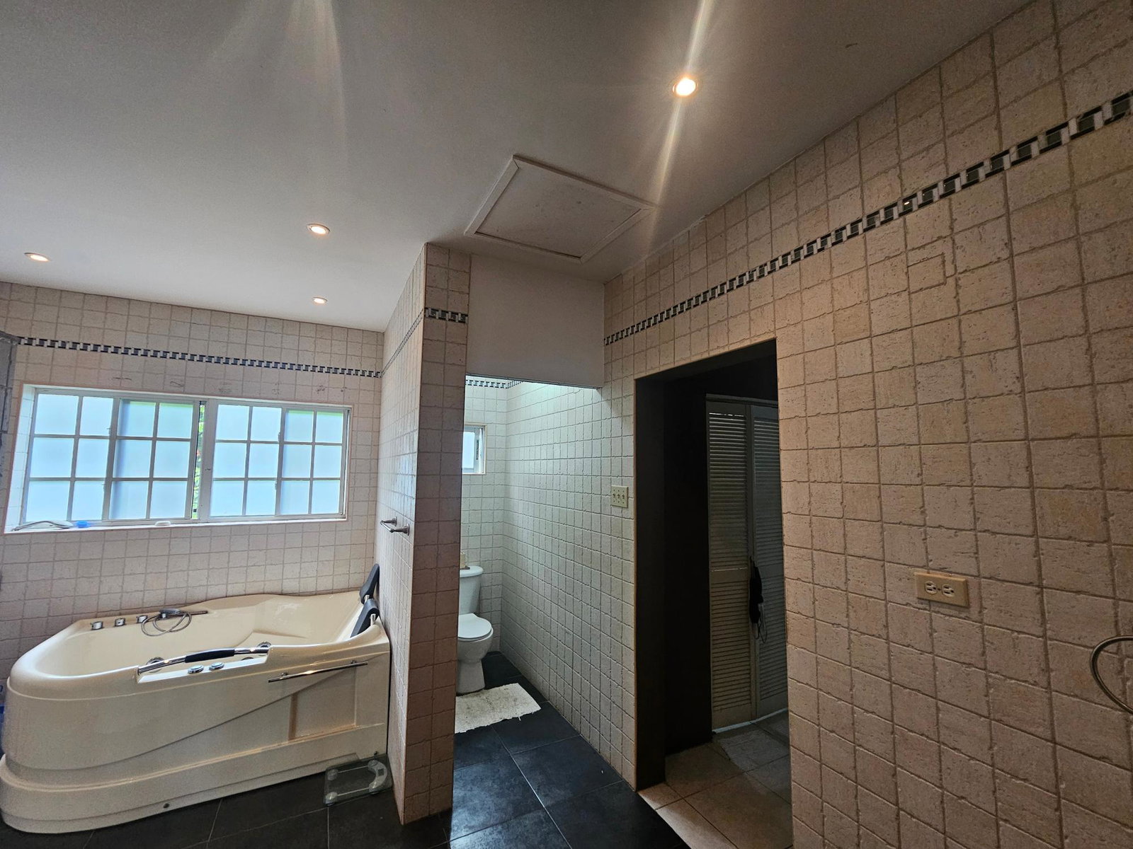 Twenty-Fourth image of 9 Thompson Boulevard, Sterl in Kingston 19, St. Andrew, Jamaica - property is For Sale