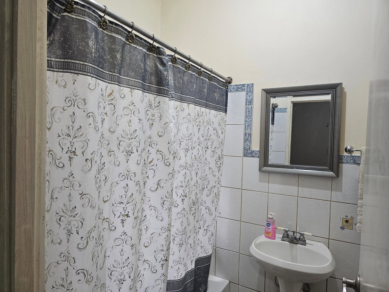 Twenty-Fifth image of 9 Thompson Boulevard, Sterl in Kingston 19, St. Andrew, Jamaica - property is For Sale