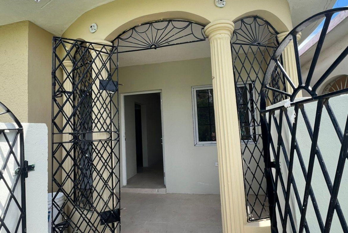 Sixteenth image of 320 West Queens Park in Greater Portmore, St. Catherine, Jamaica - property is For Sale