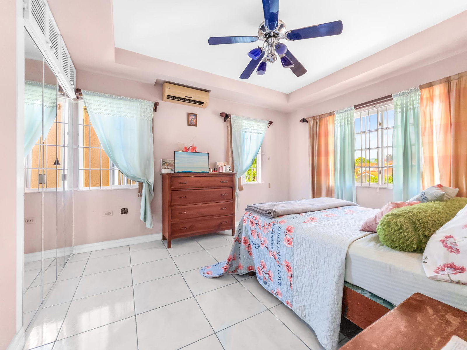 Eighteenth image of 6a-9 Roseneath Avenue in Kingston 6, St. Andrew, Jamaica - property is For Sale