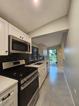 Sixth image of 2a- Roehampton Drive in Kingston 19, St. Andrew, Jamaica - property is For Rent