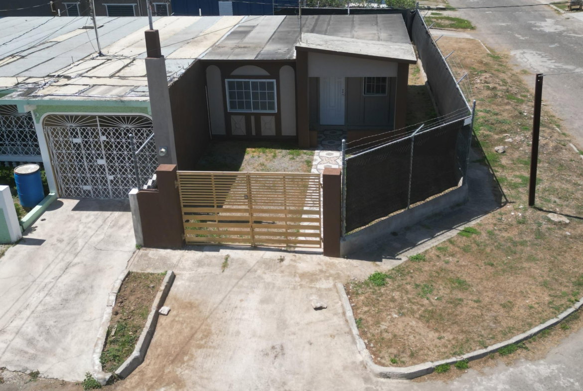 Fifth image of 72 24 ne 29th Ave East Ascot in Greater Portmore, St. Catherine, Jamaica - property is For Rent