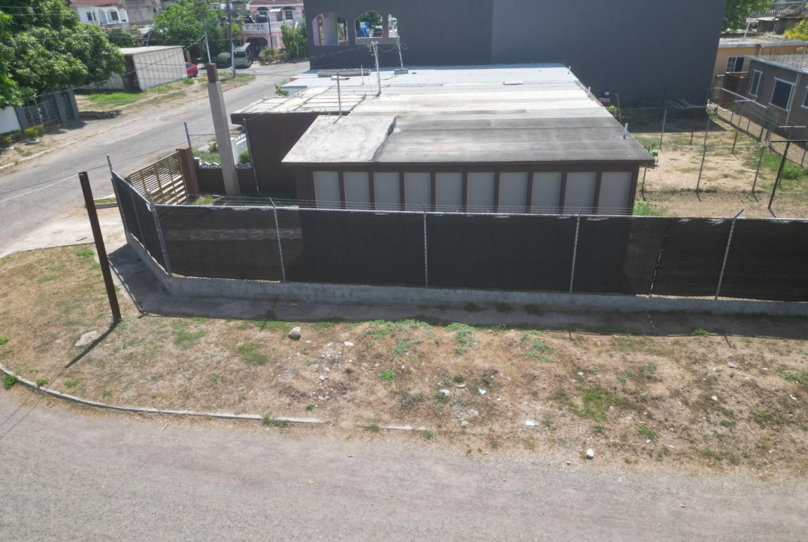 Sixth image of 72 24 ne 29th Ave East Ascot in Greater Portmore, St. Catherine, Jamaica - property is For Rent