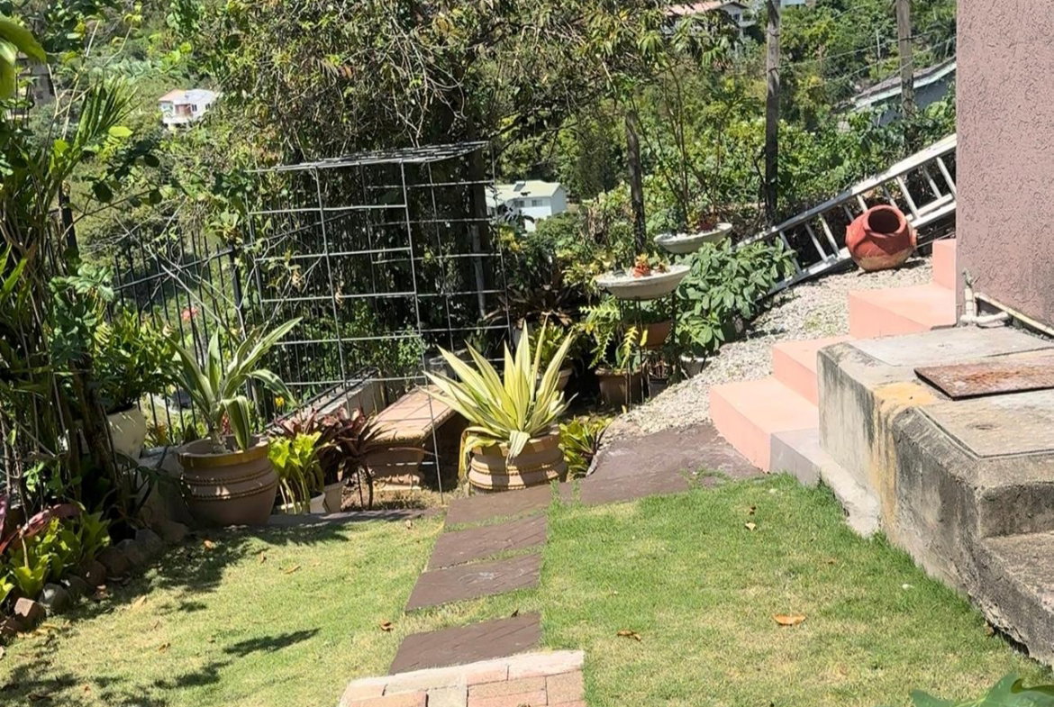 Eleventh image of Highland Close in Kingston 19, St. Andrew, Jamaica - property is For Rent