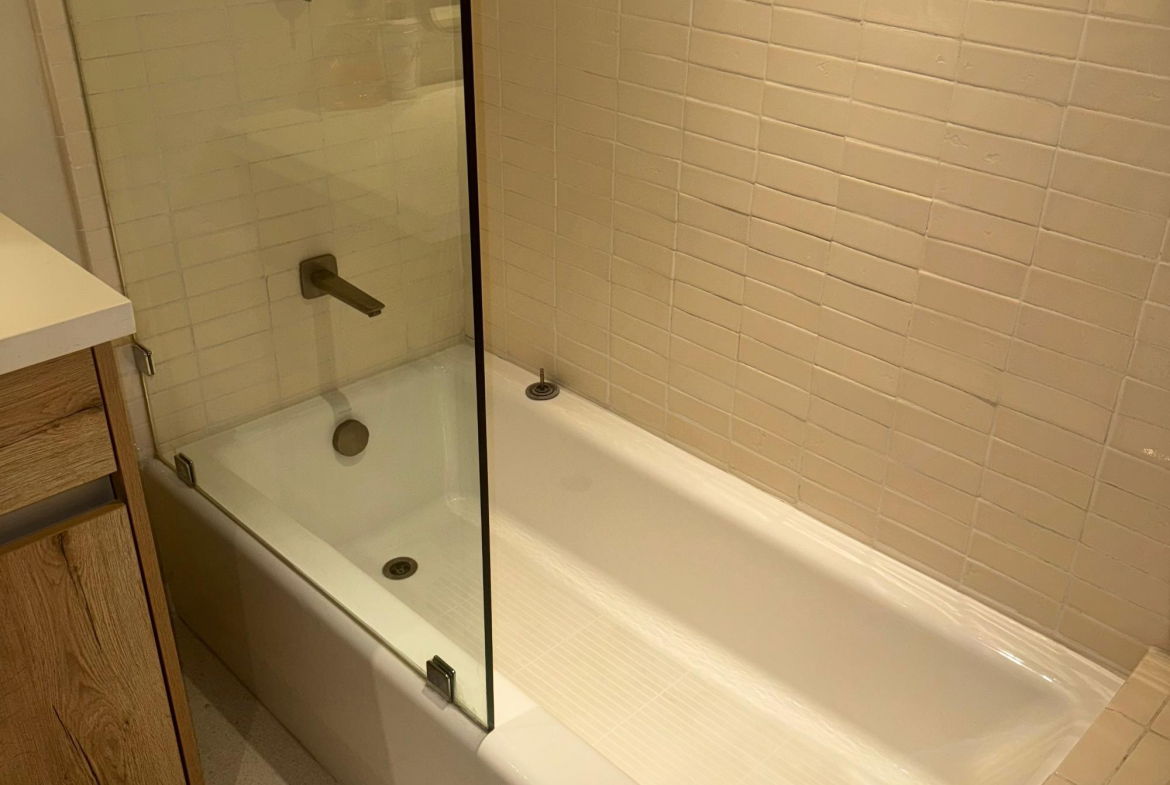 Ninth image of 2-4 King Street in KINGSTON, Kingston, Jamaica - property is For Rent