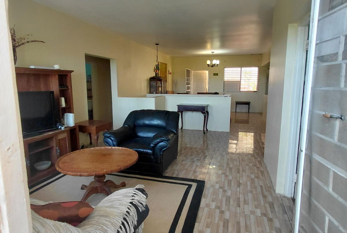 Third image of 185a Belvedere Road in Red Hills, St. Andrew, Jamaica - property is For Rent