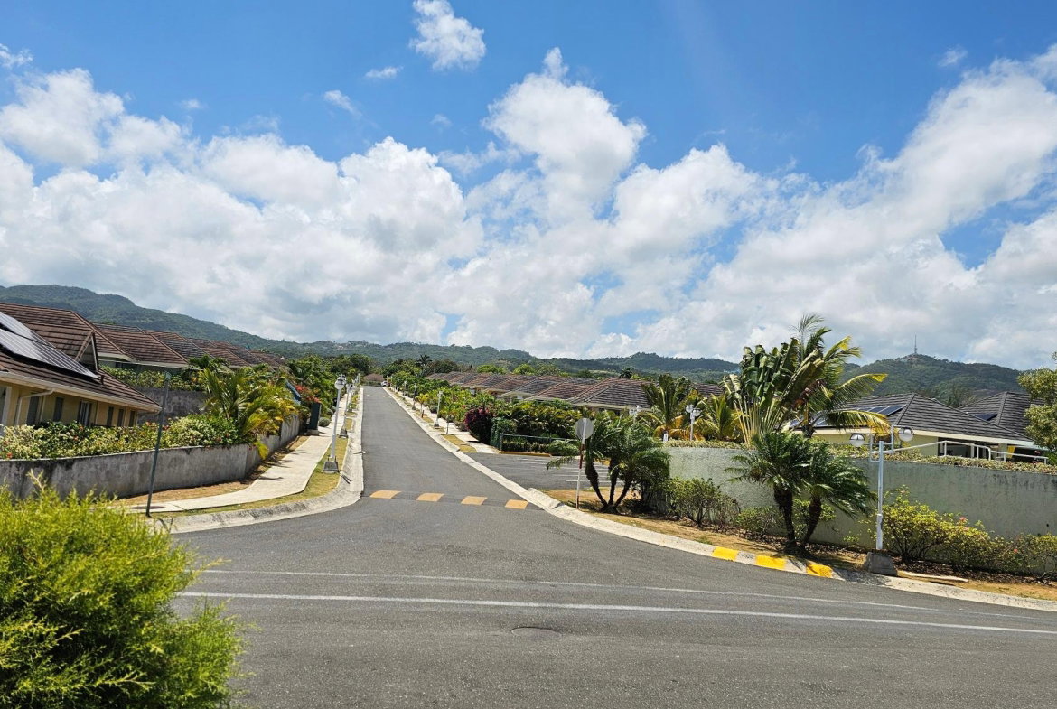 Fourth image of 866 Sorrel Ave. in Richmond, St. Ann, Jamaica - property is For Rent