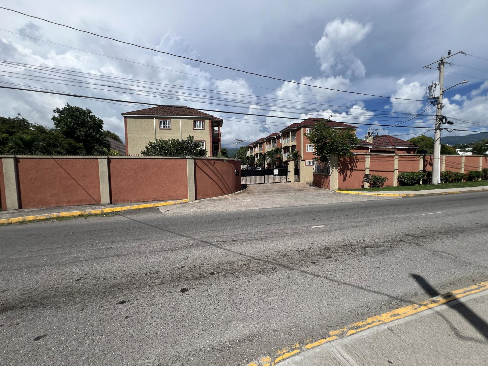 Fully-Furnished-2-Bed-2.5-Bath-Apartment-for-Rent-in-New-Kingston-St.-Andrew Thirteenth image of 25- Fairway Ave in Kingston 5, St. Andrew, Jamaica - property is For Rent
