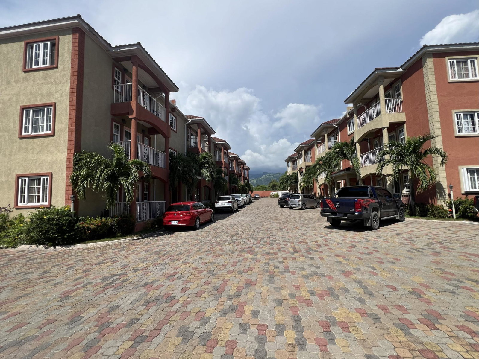 Fully-Furnished-2-Bed-2.5-Bath-Apartment-for-Rent-in-New-Kingston-St.-Andrew Fifteenth image of 25- Fairway Ave in Kingston 5, St. Andrew, Jamaica - property is For Rent