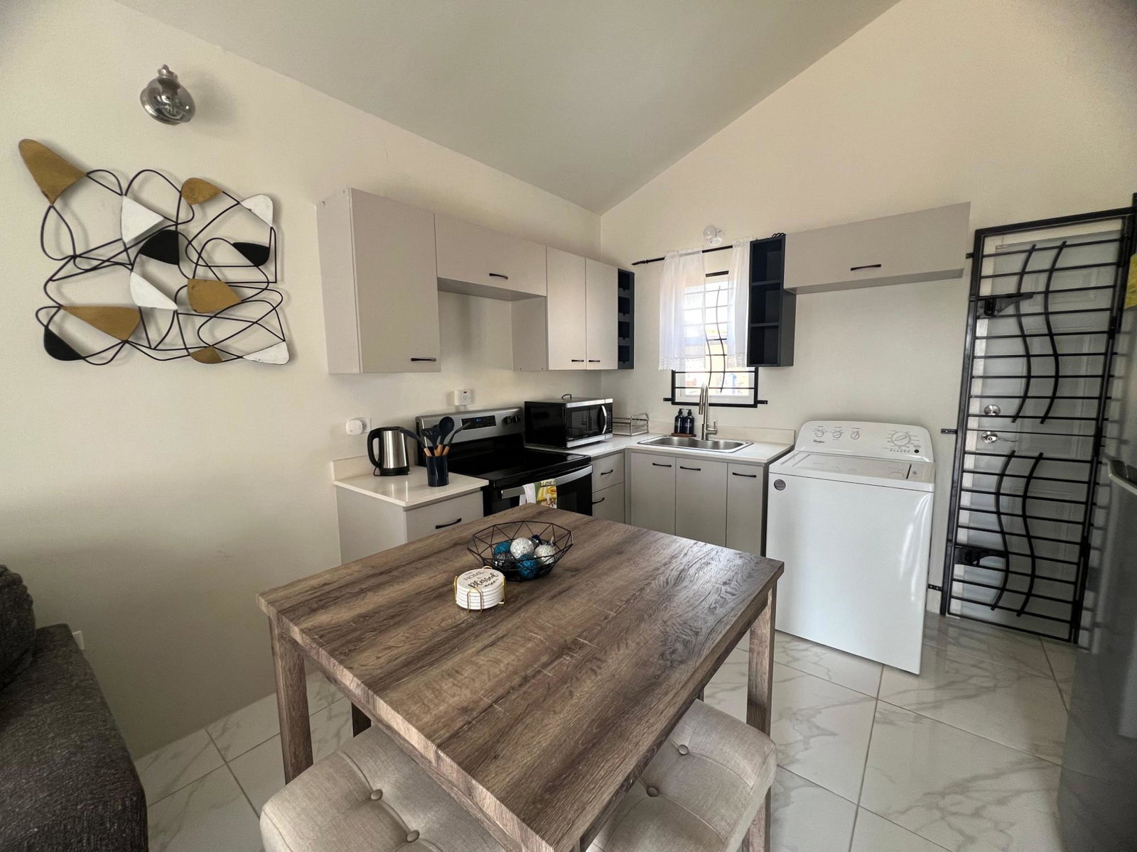 Fully-Furnished-2-Bedroom-House-for-Rent-in-Phoenix-Park-Village-2-St.-Catherine Fifth image of 81 Phoenix Park Boulevard in Greater Portmore, St. Catherine, Jamaica - property is For Rent