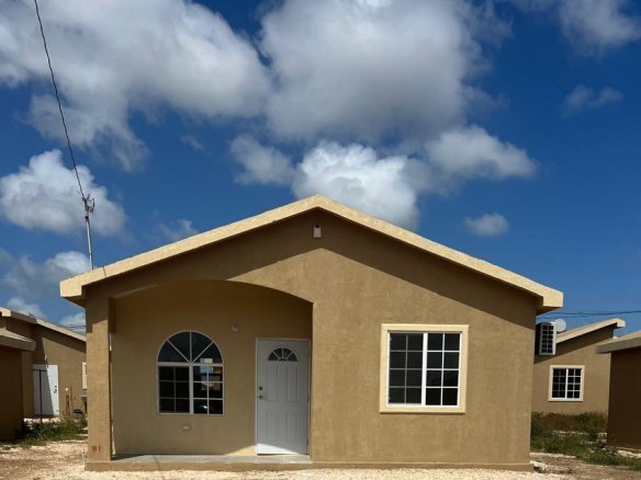 First image of 81 Phoenix Park Boulevard in Greater Portmore, St. Catherine, Jamaica - property is For Rent