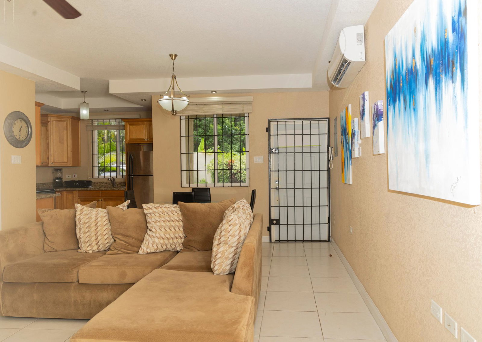 Fourth image of 16-grosvenor Manor Park in Kingston 8, St. Andrew, Jamaica - property is For Rent