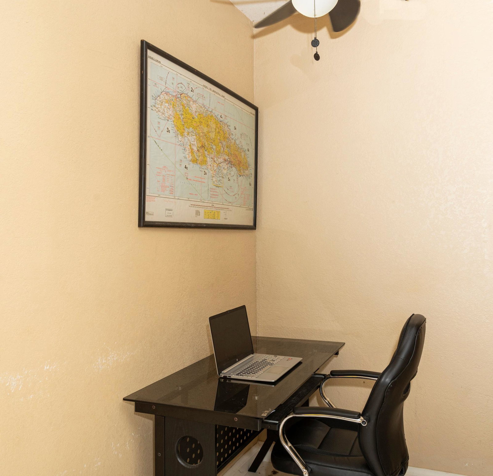 Seventh image of 16-grosvenor Manor Park in Kingston 8, St. Andrew, Jamaica - property is For Rent