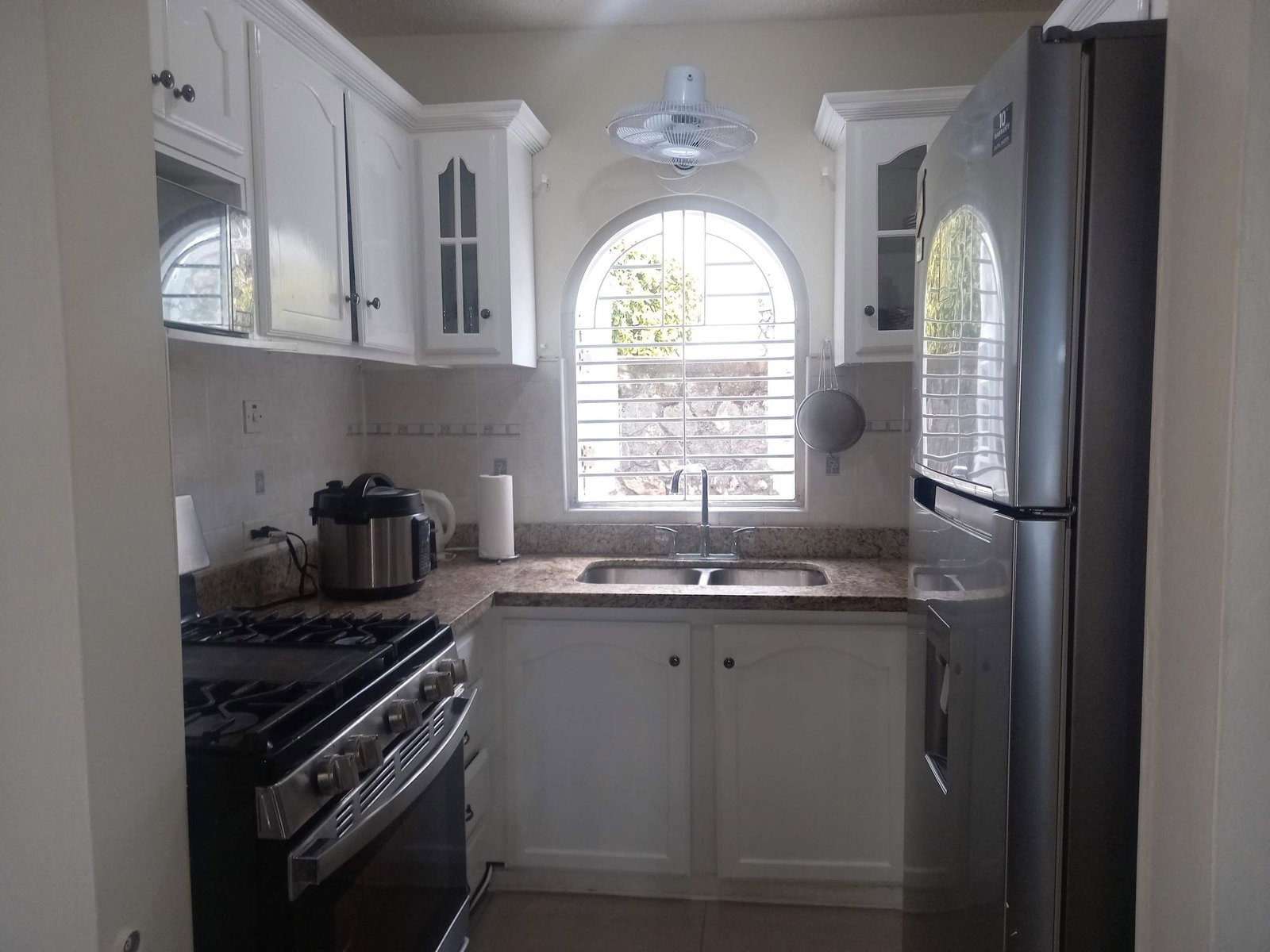 Eleventh image of 14c- Columbus Heights in Ocho Rios, St. Ann, Jamaica - property is For Rent