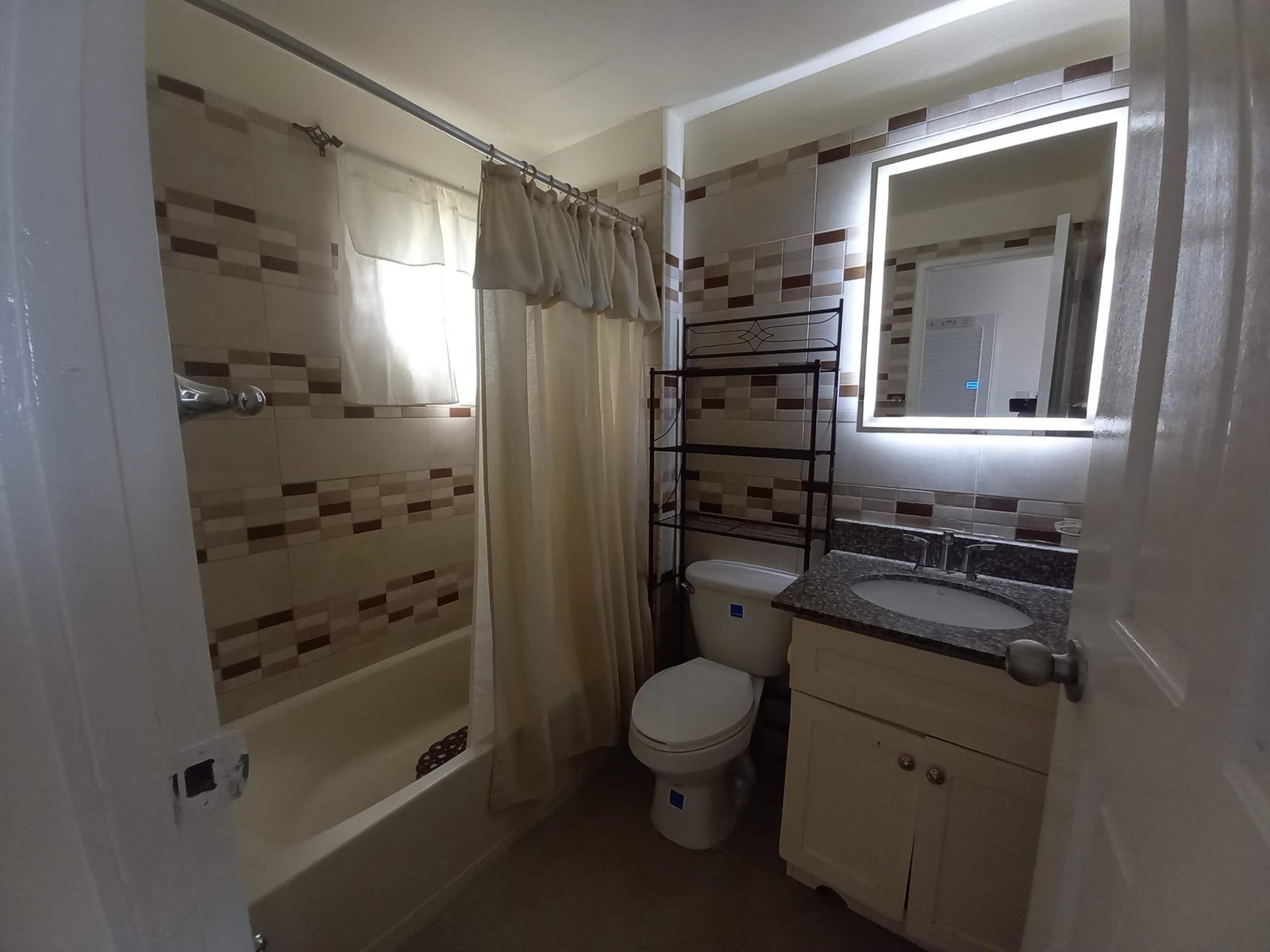 Fifteenth image of 14c- Columbus Heights in Ocho Rios, St. Ann, Jamaica - property is For Rent