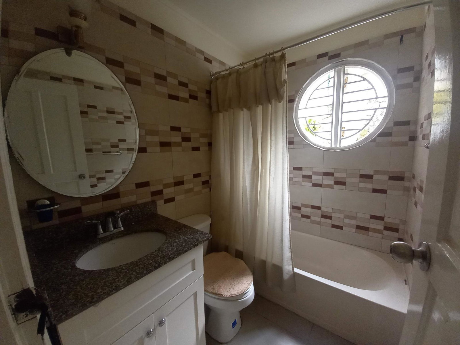 Twentieth image of 14c- Columbus Heights in Ocho Rios, St. Ann, Jamaica - property is For Rent