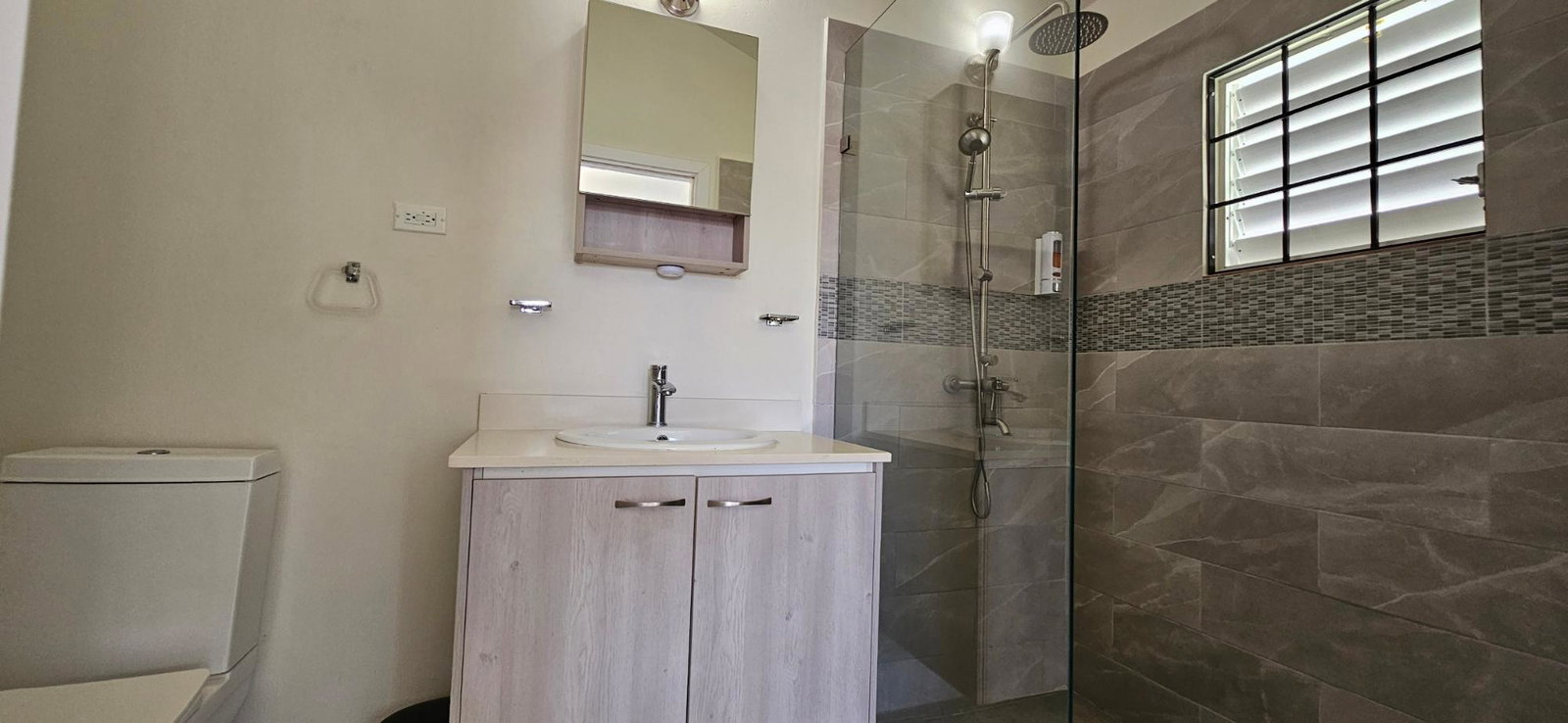 Seventeenth image of 406 Camelot Village Discovery in Discovery Bay, St. Ann, Jamaica - property is For Rent