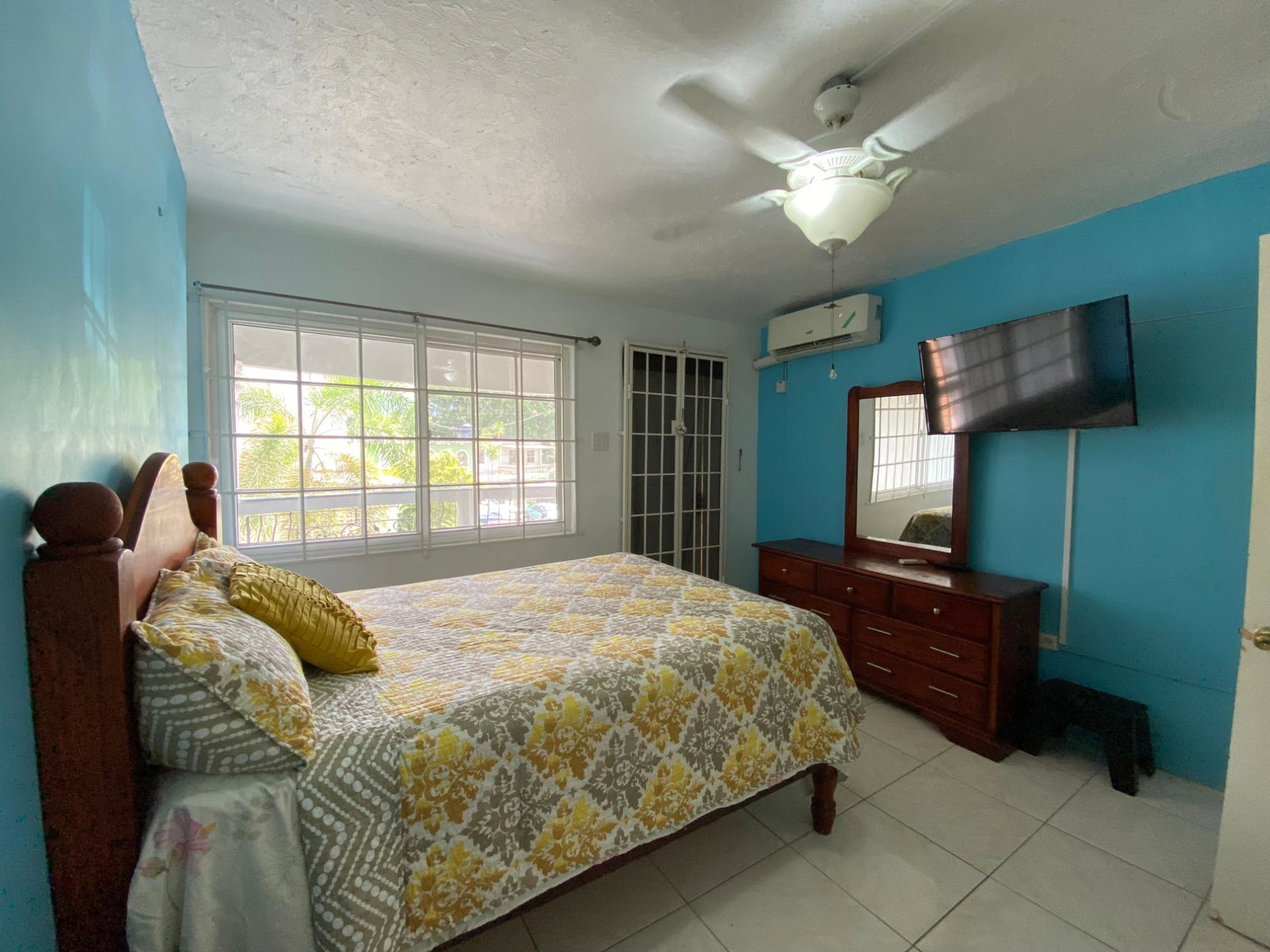 Ninth image of 19 Lignum Way in Kingston 6, St. Andrew, Jamaica - property is For Rent