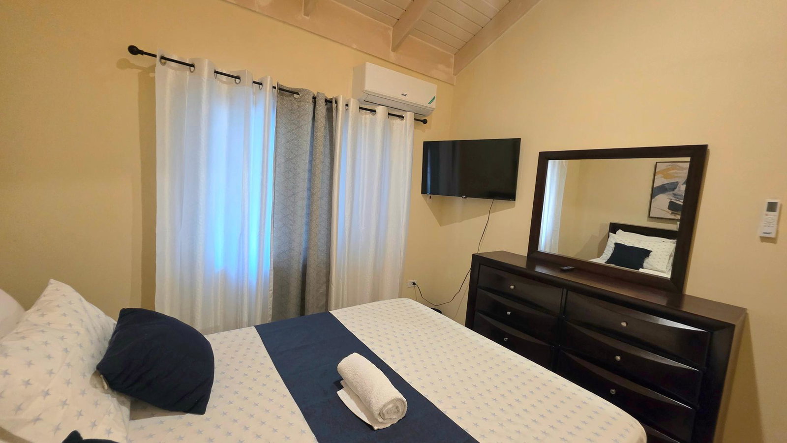 Thirteenth image of 69- Edmund Ridge Rosehall in Montego Bay, St. James, Jamaica - property is For Rent