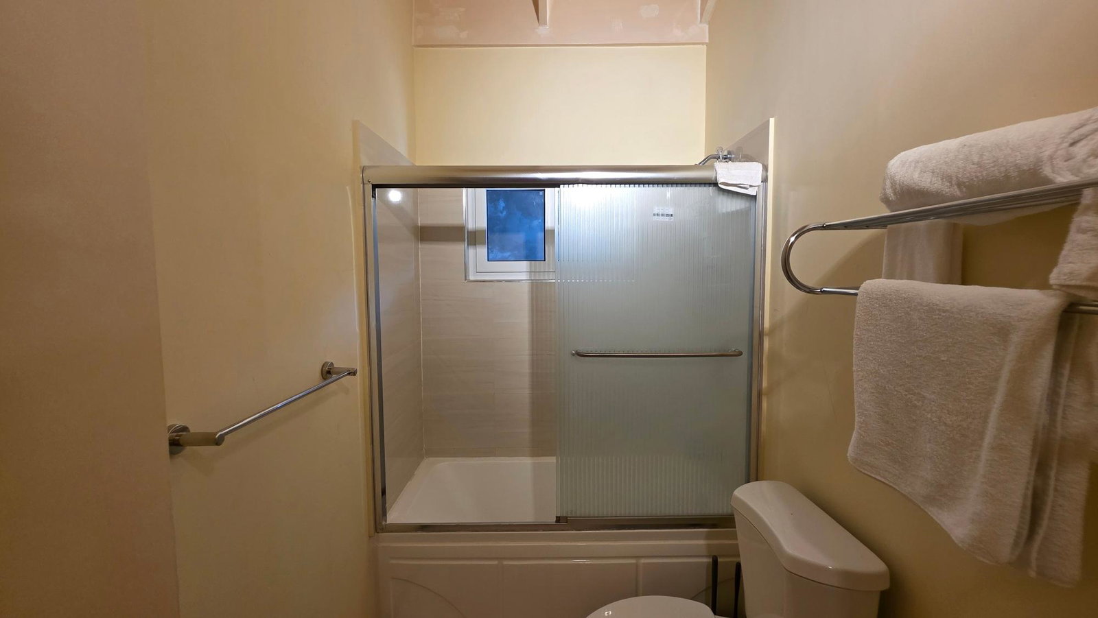 Twentieth image of 69- Edmund Ridge Rosehall in Montego Bay, St. James, Jamaica - property is For Rent