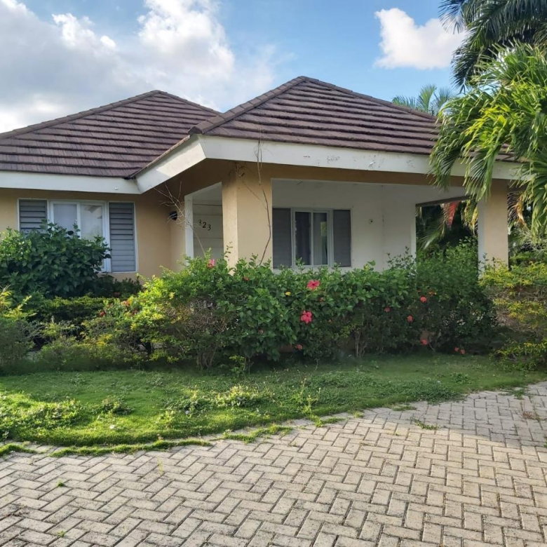 First image of 323 Guava Avenue in Richmond, St. Ann, Jamaica - property is For Rent