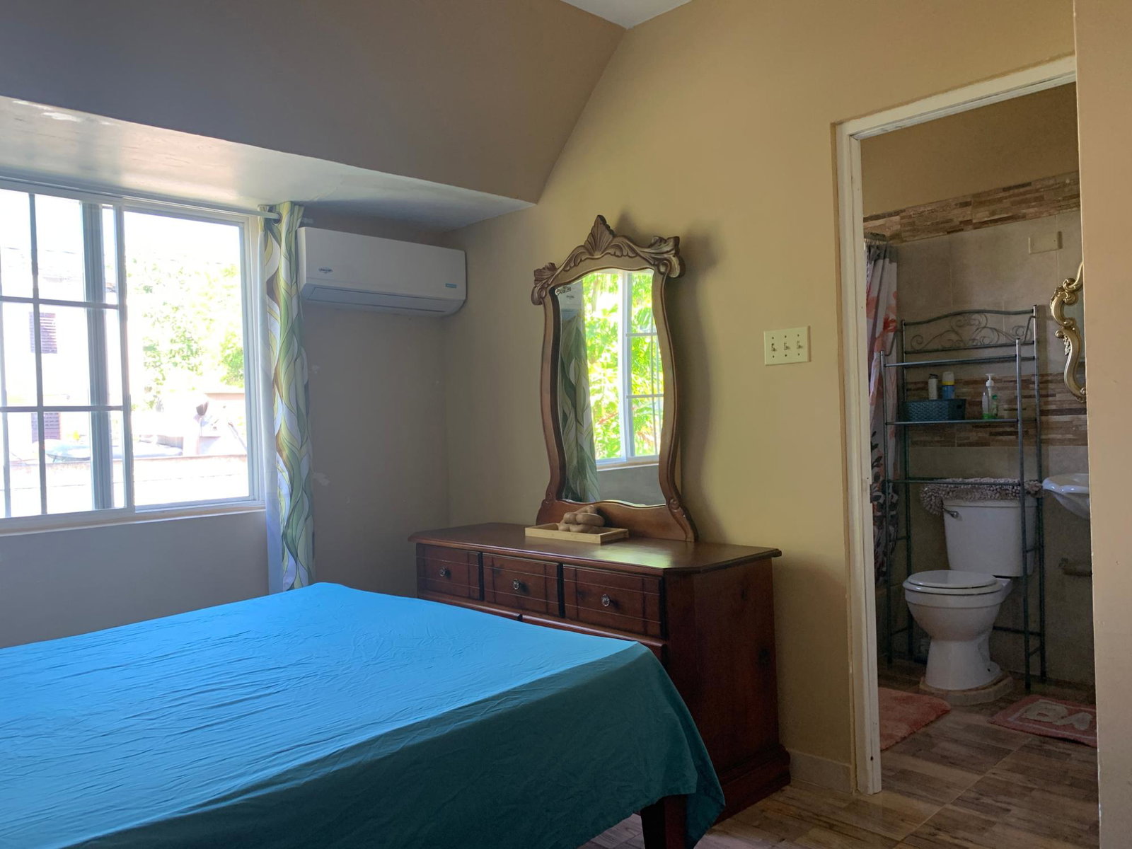 Furnished-3-Bedroom-Townhouse-for-Rent-in-Great-Pond-Ocho-Rios-St.-Ann Twelfth image of 41- Seaview Heights in Great Pond, St. Ann, Jamaica - property is For Rent