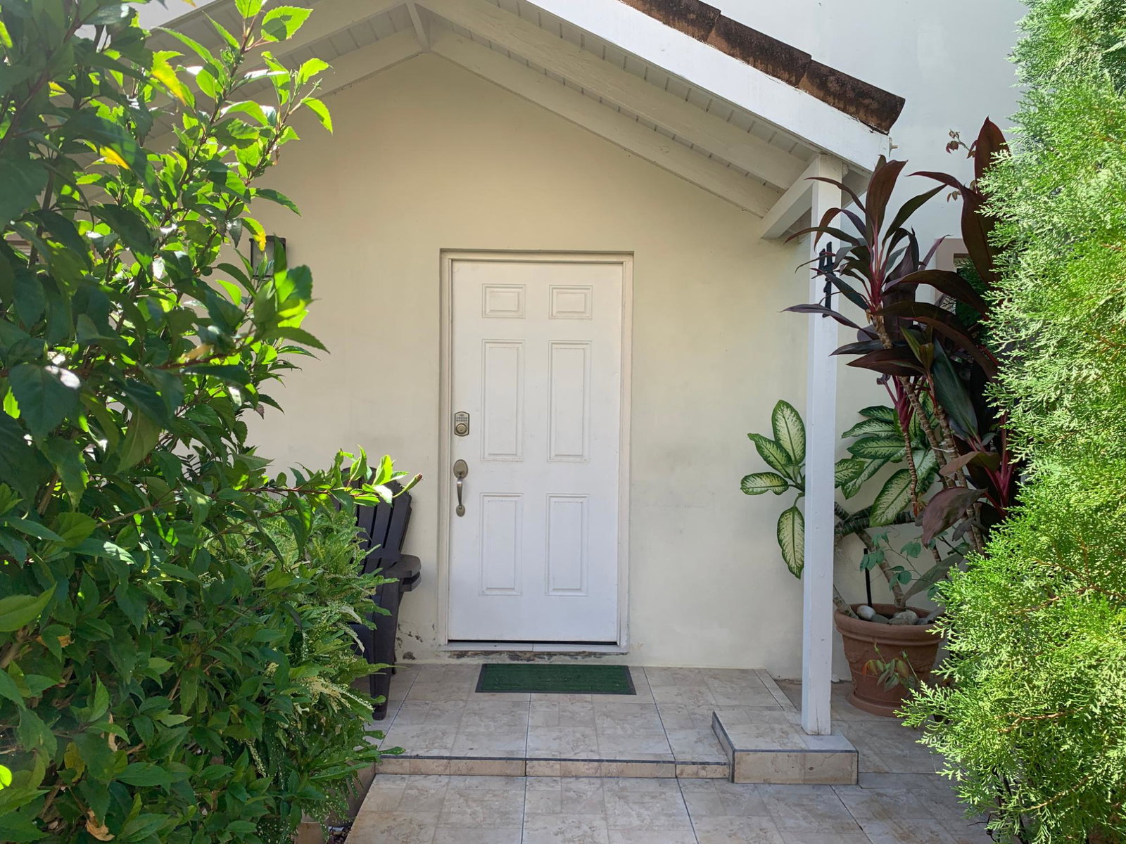 Furnished-3-Bedroom-Townhouse-for-Rent-in-Great-Pond-Ocho-Rios-St.-Ann Sixteenth image of 41- Seaview Heights in Great Pond, St. Ann, Jamaica - property is For Rent