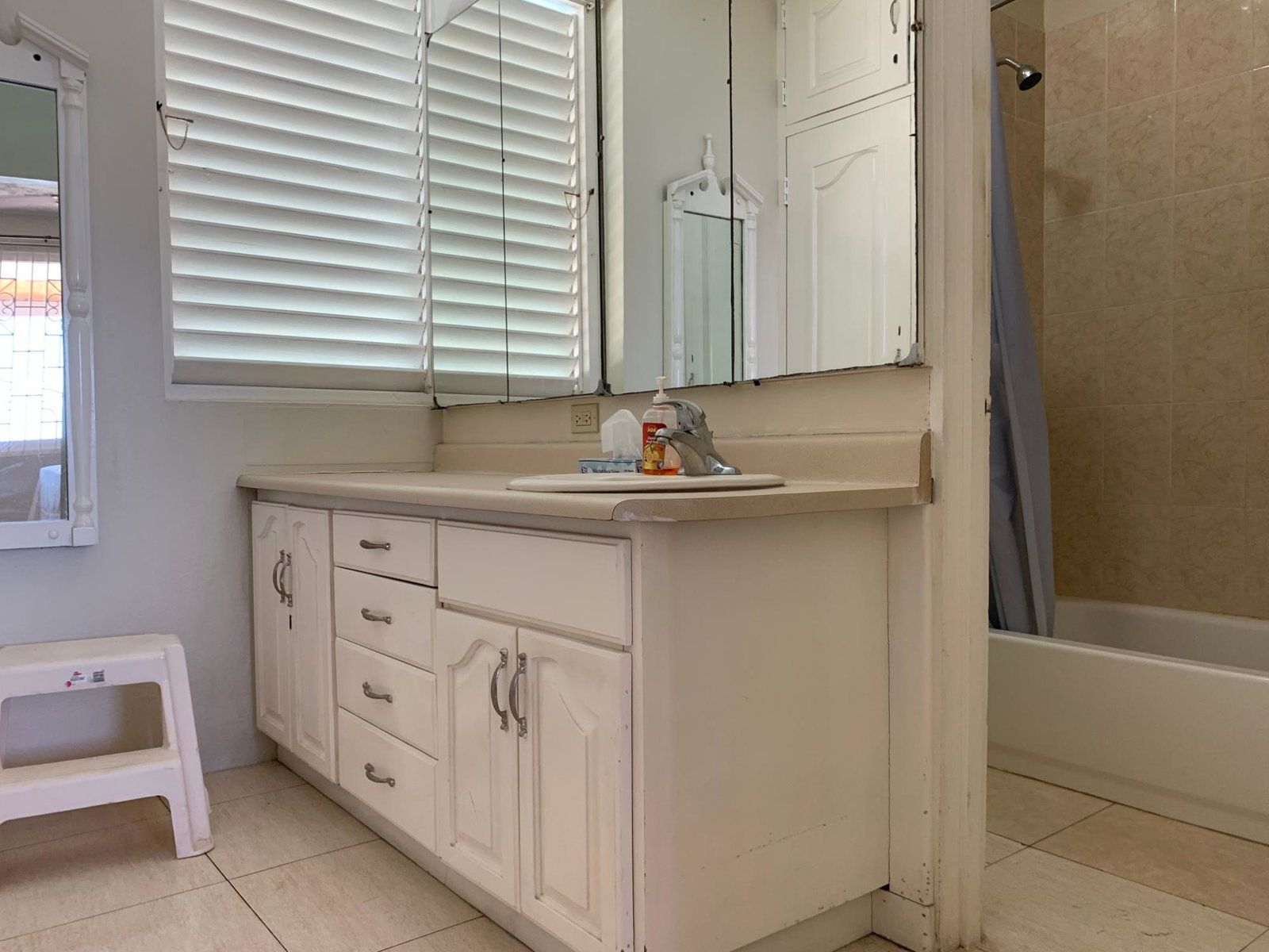 Nineteenth image of 19 Columbus Heights in Ocho Rios, St. Ann, Jamaica - property is For Rent