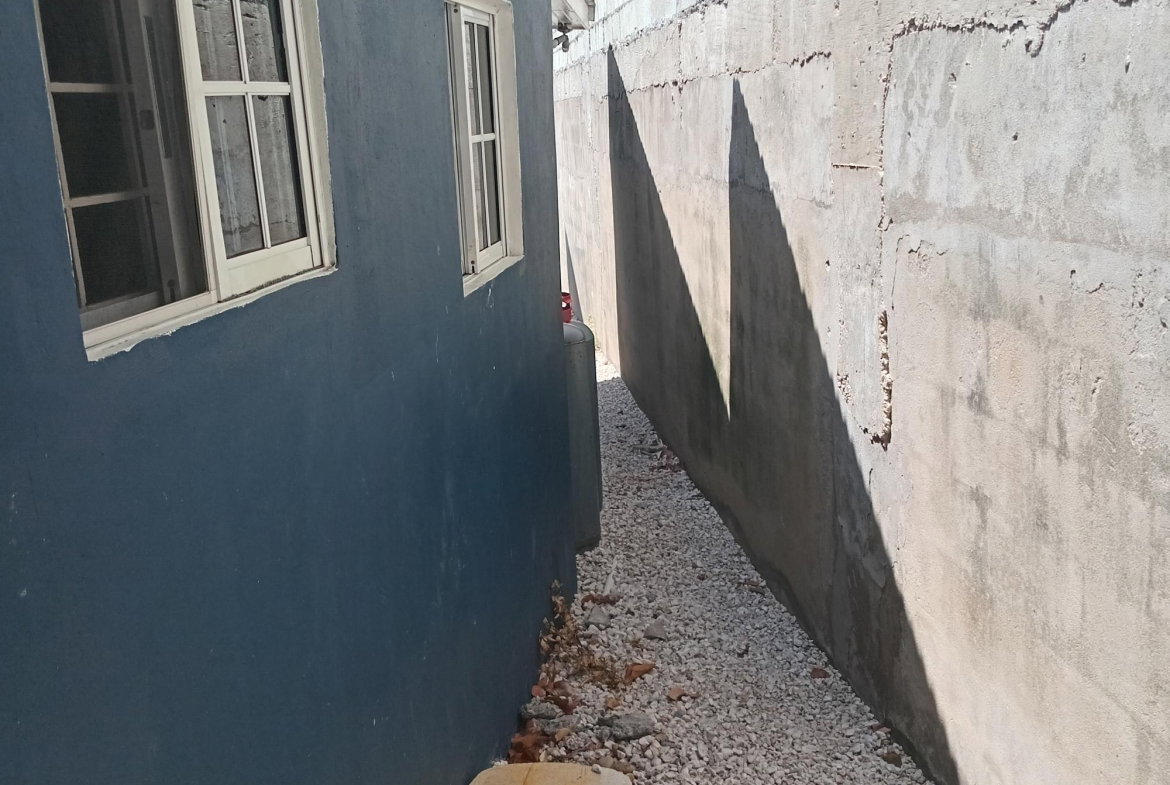 Tenth image of 1-lot 2 1 Kingslyn Avenue, Kingst in Kingston 10, St. Andrew, Jamaica - property is For Rent