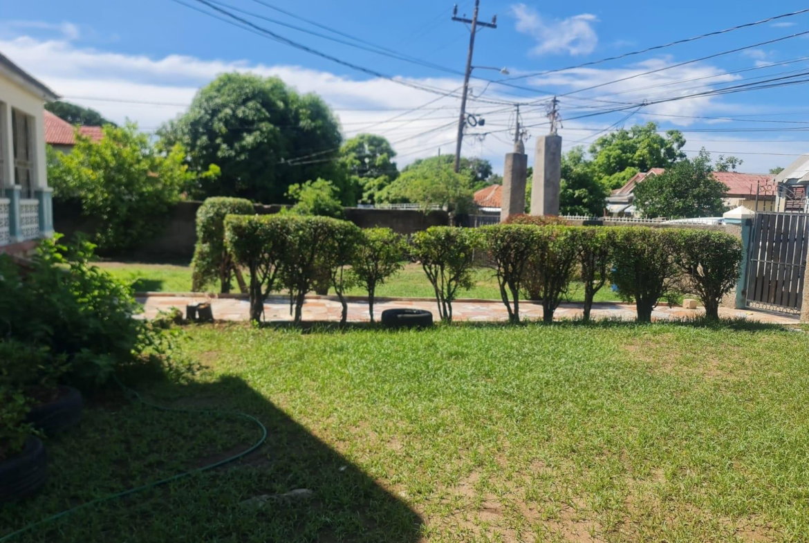Fourth image of 15 Outlook Avenue in Kingston 2, Kingston, Jamaica - property is For Sale