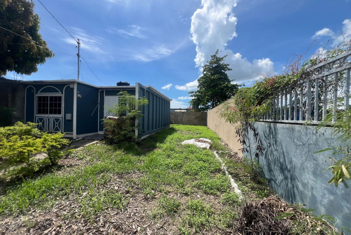 Sixth image of 292-sector 6e Calder ne 12th Place in Greater Portmore, St. Catherine, Jamaica - property is For Sale