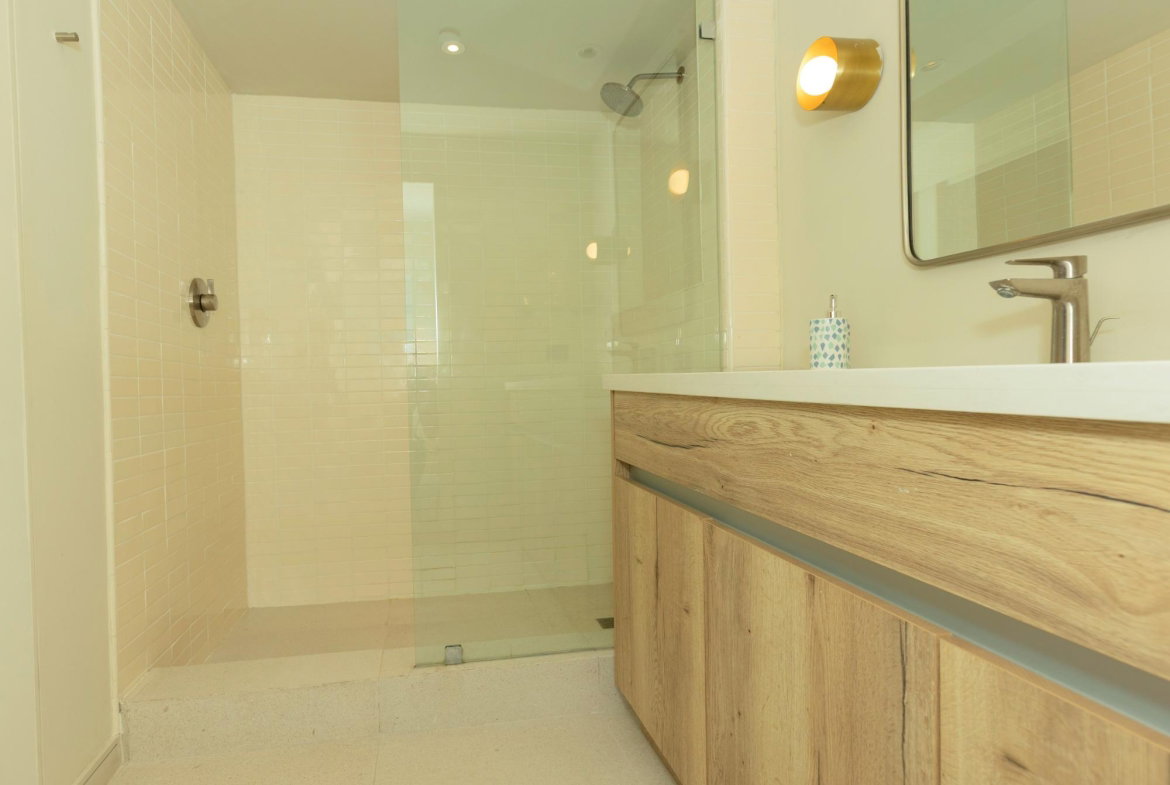 Eleventh image of 901-2-4 King Street in Kingston 2, Kingston, Jamaica - property is For Rent