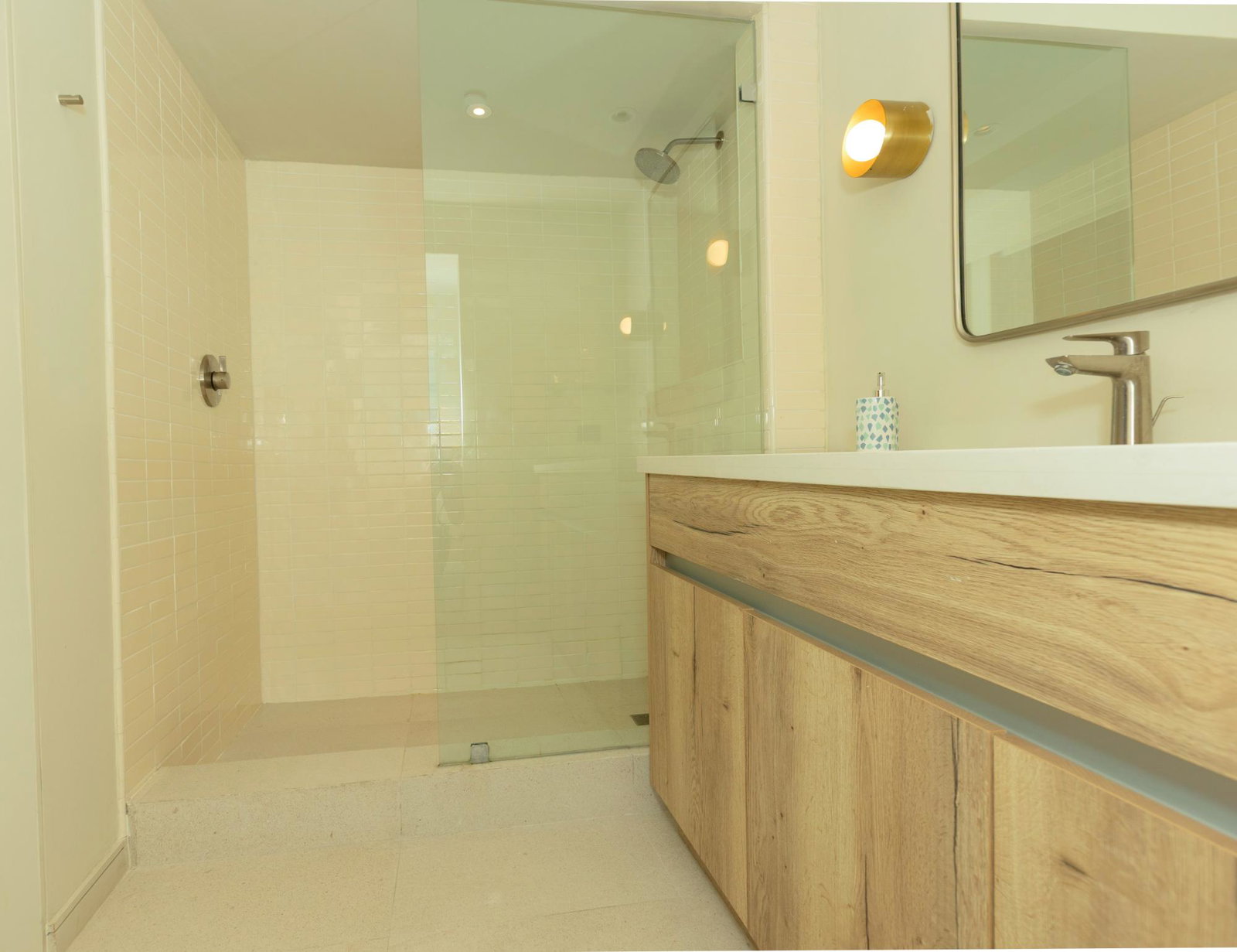 Eleventh image of 901-2-4 King Street in Kingston 2, Kingston, Jamaica - property is For Rent