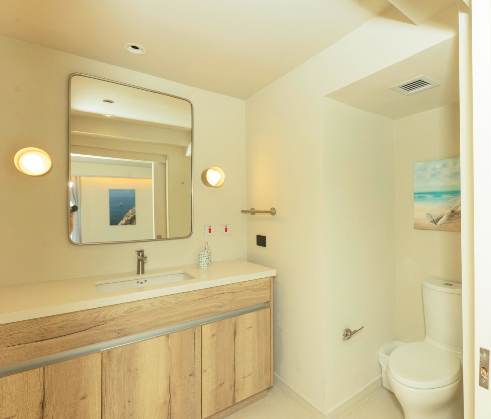 Tenth image of 901-2-4 King Street in Kingston 2, Kingston, Jamaica - property is For Rent