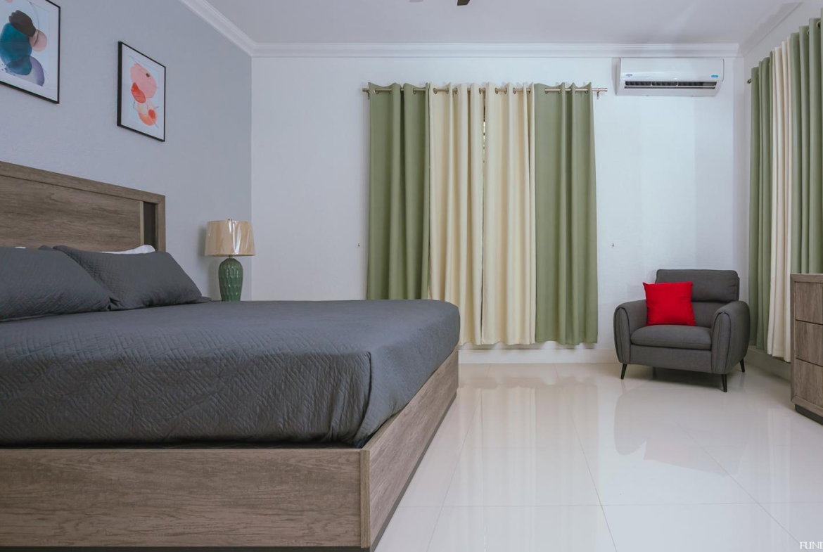 Thirteenth image of 25 Liguanea Avenue in Kingston 6, St. Andrew, Jamaica - property is For Rent