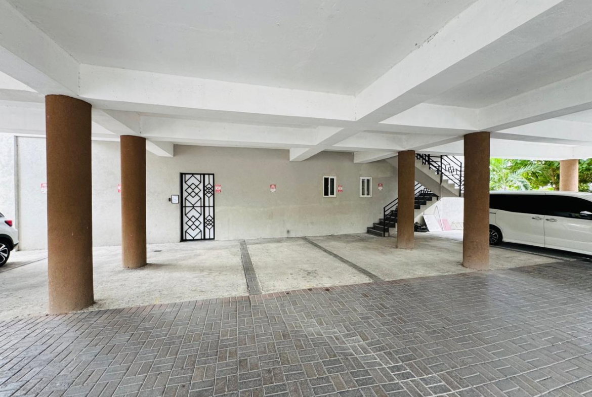 Fifth image of 9 Liguanea Ave, Kingston 6 in Kingston 6, St. Andrew, Jamaica - property is For Rent
