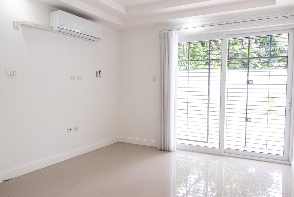 Fifth image of 4-11 1/2 Charlemont Avenue in Kingston 6, St. Andrew, Jamaica - property is For Rent