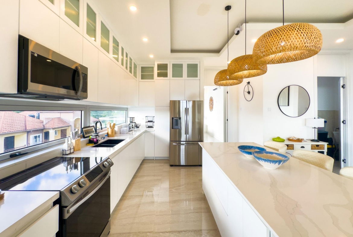 Luxury-3-Bedroom-Apartment-for-Rent-on-Salisbury-Avenue-Kingston-6 Seventh image of 307-29 Salisbury Avenue in Kingston 6, St. Andrew, Jamaica - property is For Rent