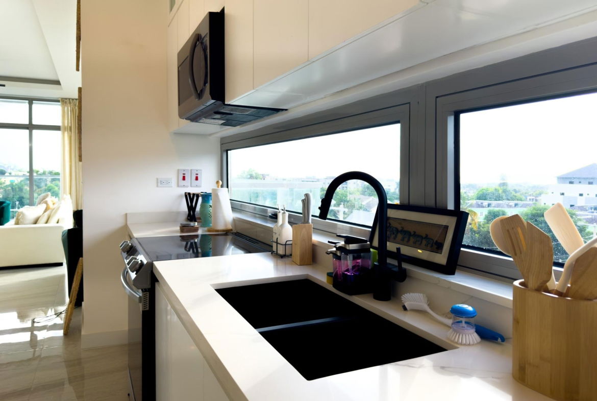 Luxury-3-Bedroom-Apartment-for-Rent-on-Salisbury-Avenue-Kingston-6 Tenth image of 307-29 Salisbury Avenue in Kingston 6, St. Andrew, Jamaica - property is For Rent