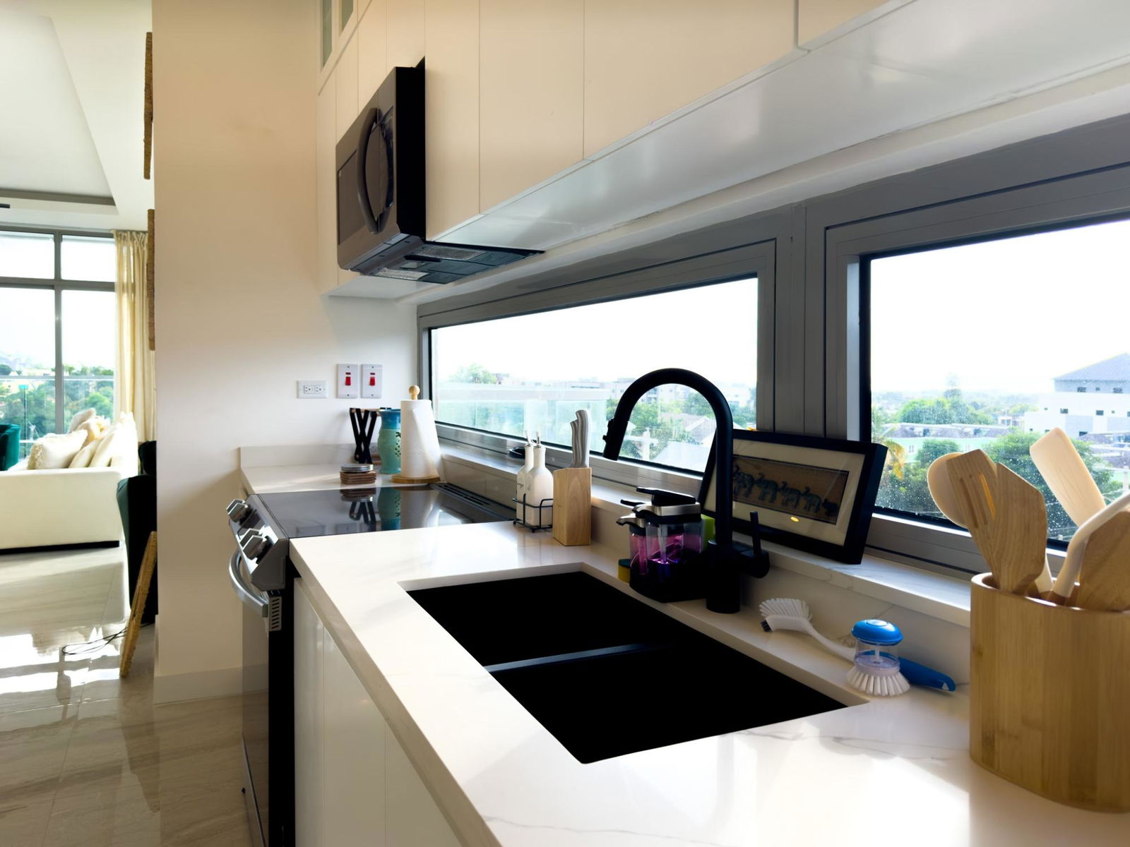 Luxury-3-Bedroom-Apartment-for-Rent-on-Salisbury-Avenue-Kingston-6 Tenth image of 307-29 Salisbury Avenue in Kingston 6, St. Andrew, Jamaica - property is For Rent