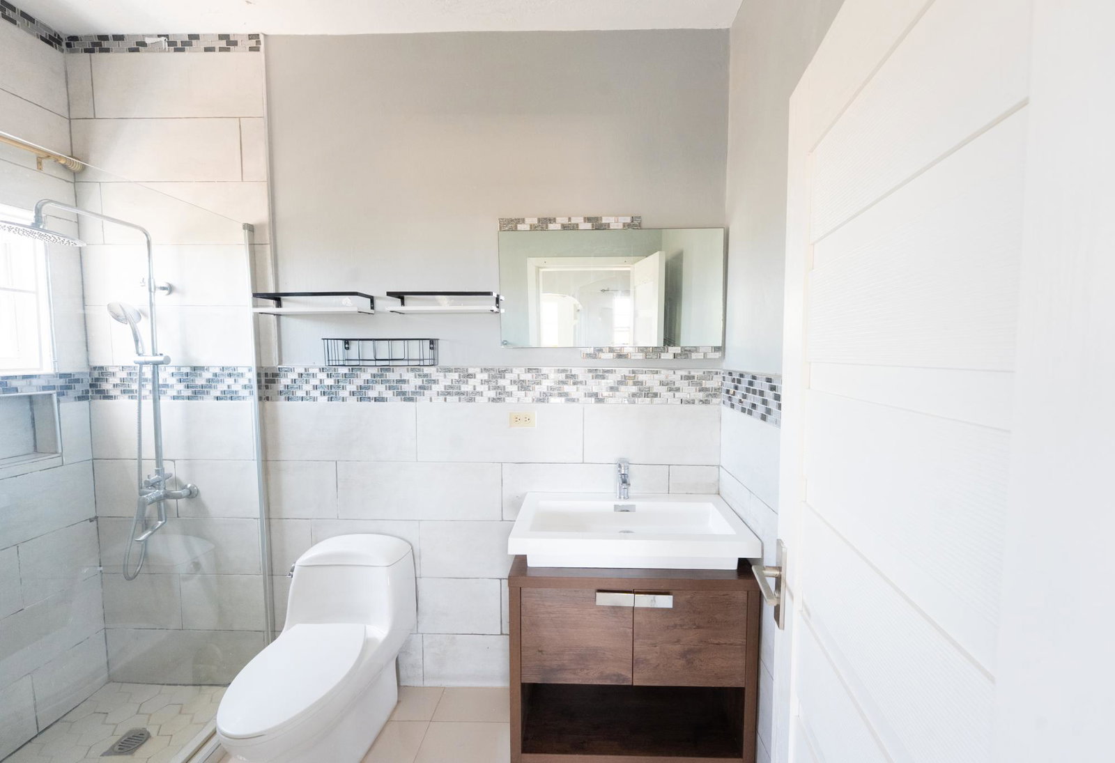 Twenty-First image of 215 Sandhills Circle in HELLSHIRE HILLS, St. Catherine, Jamaica - property is For Rent