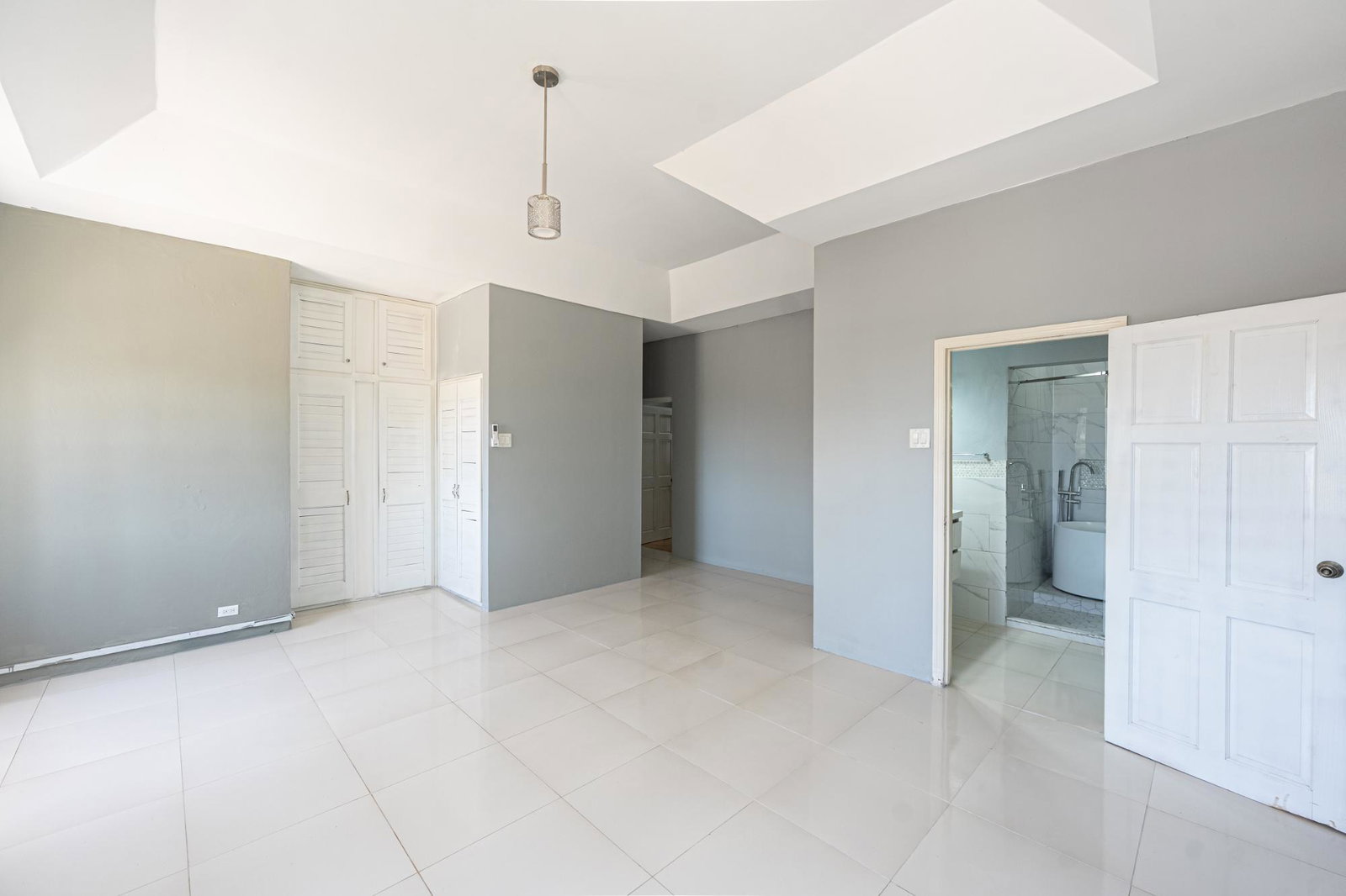 Seventeenth image of 215 Sandhills Circle in HELLSHIRE HILLS, St. Catherine, Jamaica - property is For Sale