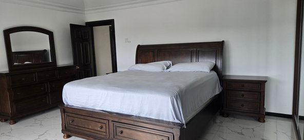 Tenth image of 11-11 Charlemont Drive in Kingston 6, St. Andrew, Jamaica - property is For Rent