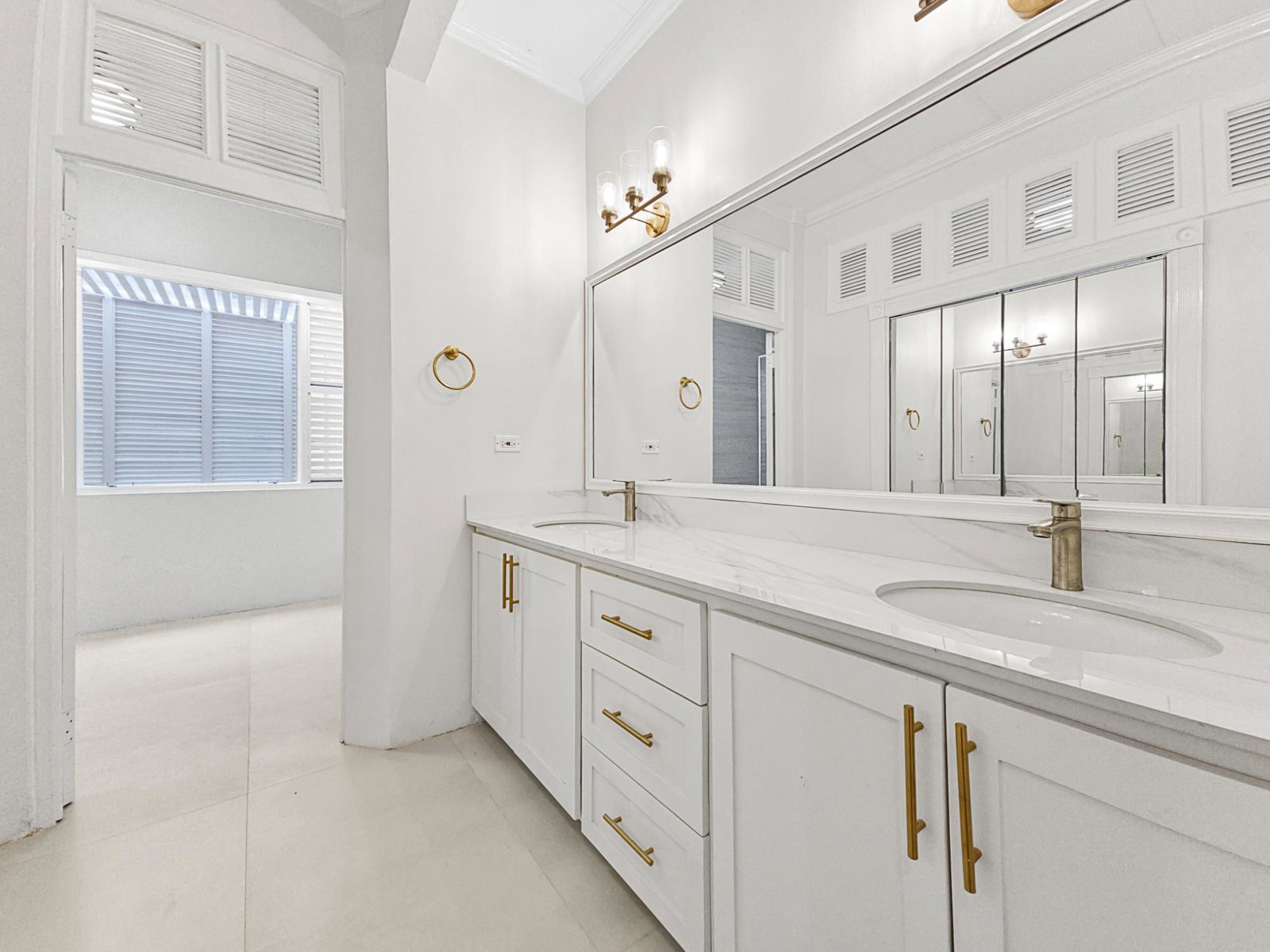 Luxury-4-Bedroom-House-for-Rent-in-Jacks-Hill-Kingston-11-Persimmon-Ave Fifteenth image of 11 Persimmon Avenue in Kingston 6, St. Andrew, Jamaica - property is For Rent
