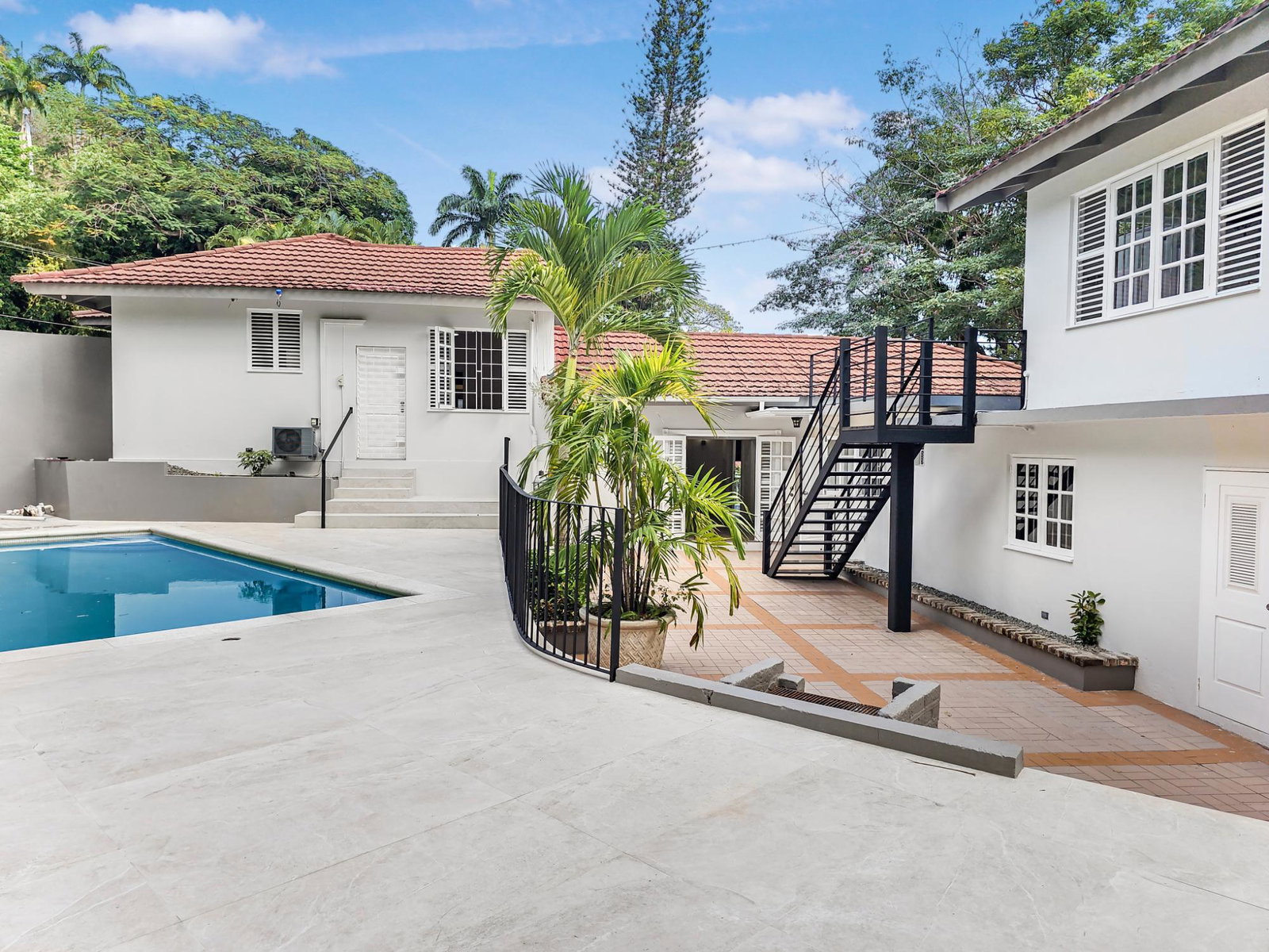 Luxury-4-Bedroom-House-for-Rent-in-Jacks-Hill-Kingston-11-Persimmon-Ave Nineteenth image of 11 Persimmon Avenue in Kingston 6, St. Andrew, Jamaica - property is For Rent