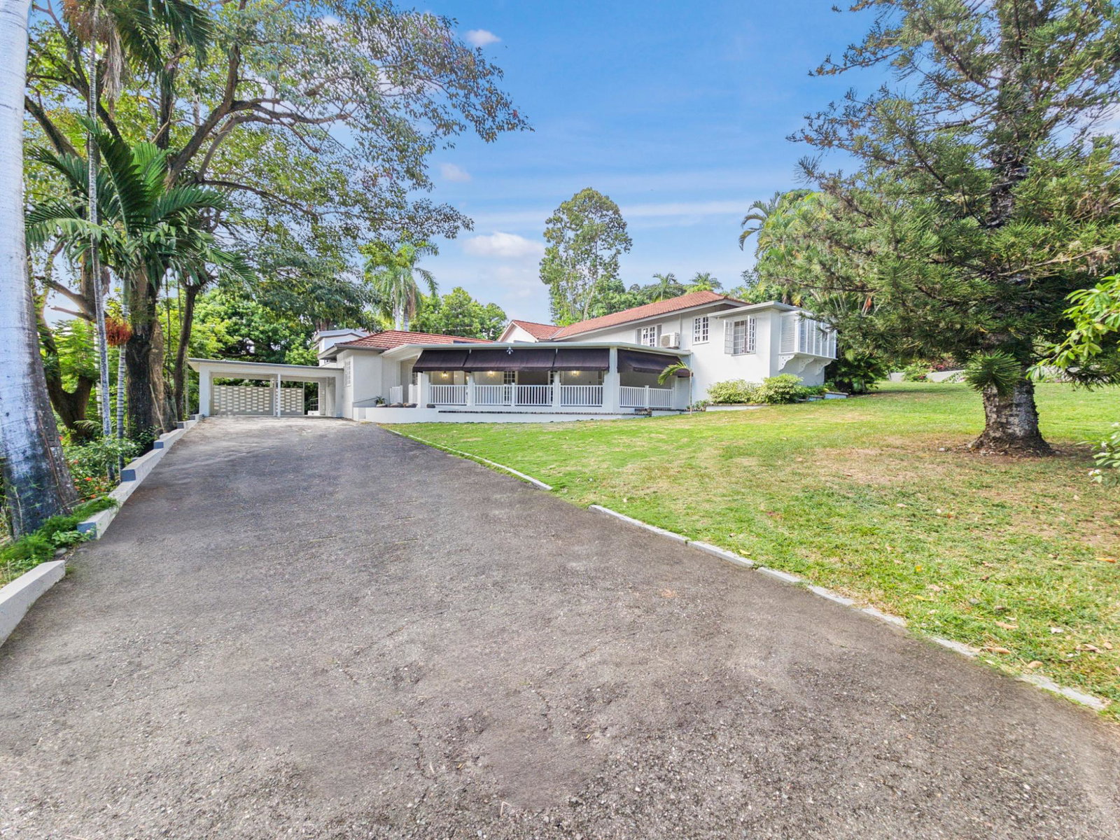 Luxury-4-Bedroom-House-for-Rent-in-Jacks-Hill-Kingston-11-Persimmon-Ave Twenty-Second image of 11 Persimmon Avenue in Kingston 6, St. Andrew, Jamaica - property is For Rent